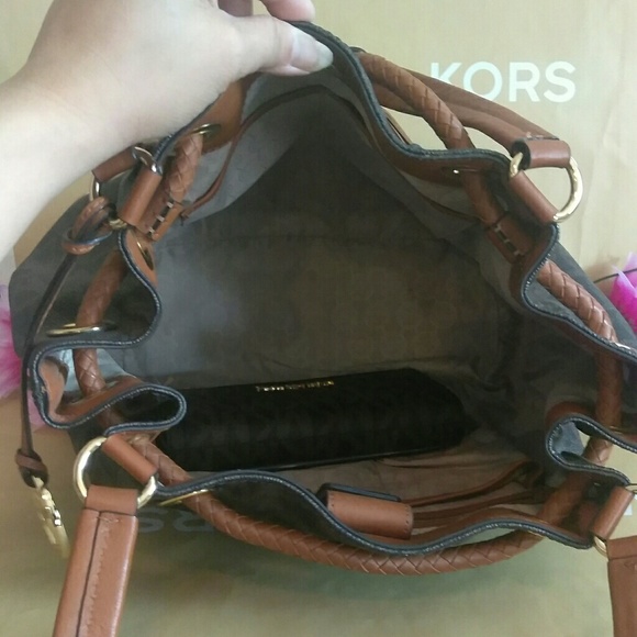 Micheal kors gathered Large purse ONLY - Picture 6 of 6